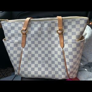 FINAL PRICE REDUCTION- Louis Vuitton Totally MM DA